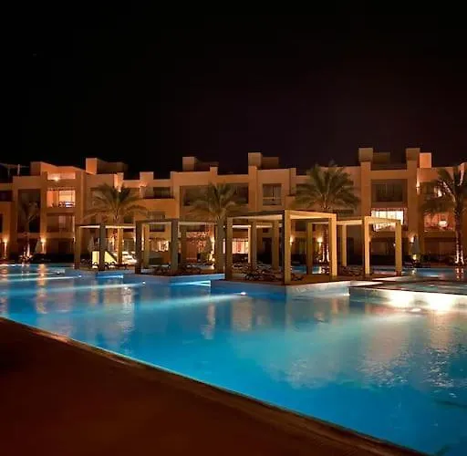 Daire Glamorous 2br/ Free & Pool Access @ Mangroovy, El Gouna *