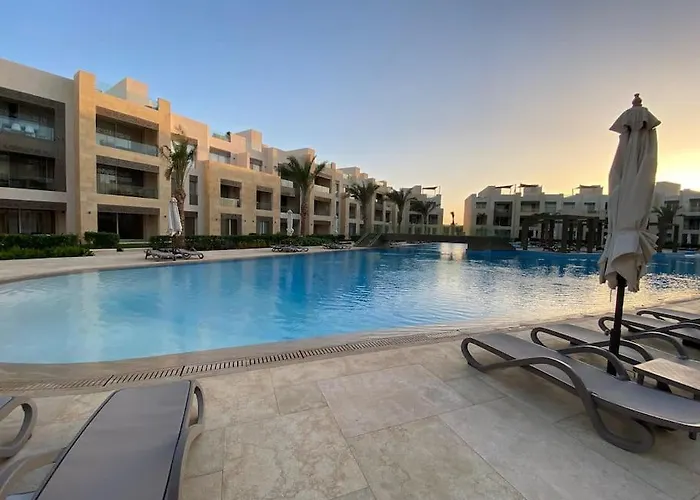 Daire Glamorous 2br/ Free & Pool Access @ Mangroovy, El Gouna Hurgada
